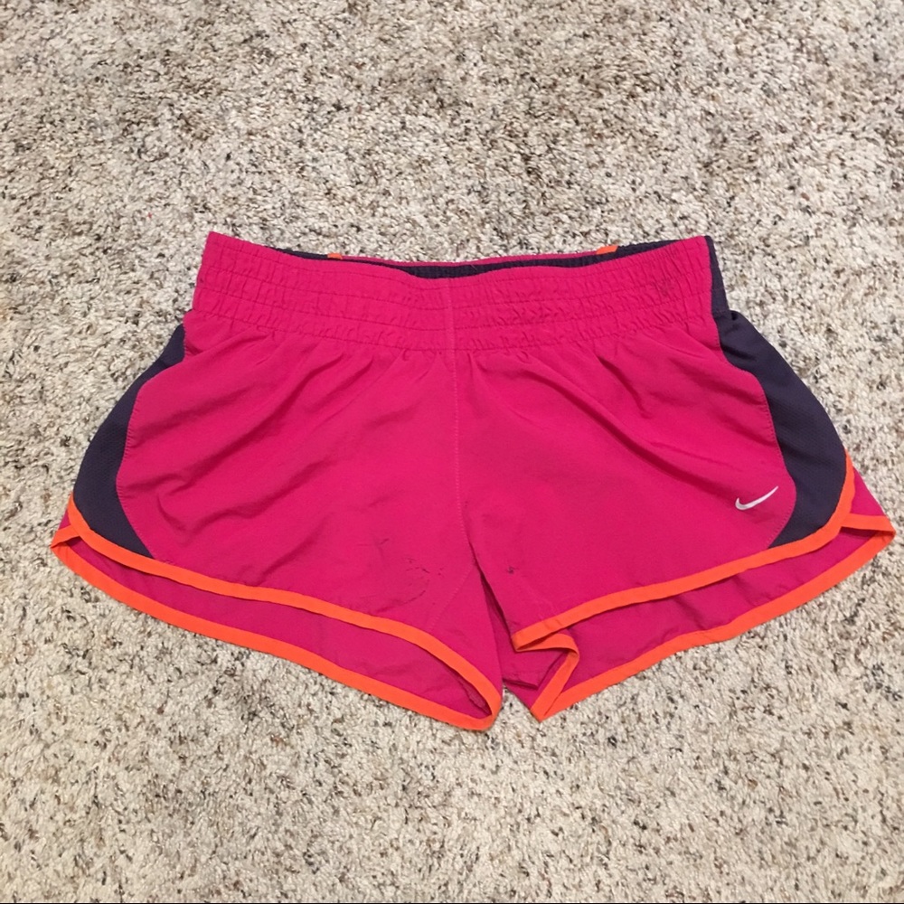 🧡Nike women’s running shorts 🏃🏽‍♀️